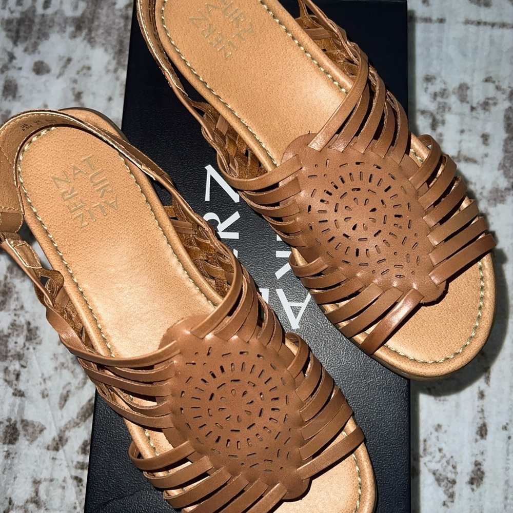 Naturalizer Tan Huarache Sandals with Sunburst Design